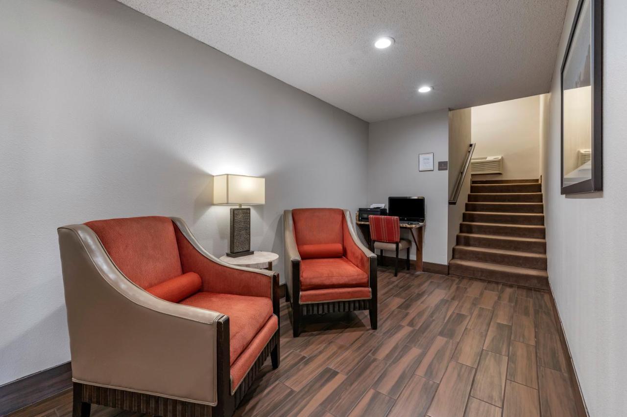 Comfort Inn & Suites Hays I-70 Dış mekan fotoğraf
